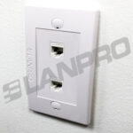 Faceplate Superficial Blanca Orientación Horizontal De 2 Puertos No Incluye Módulos